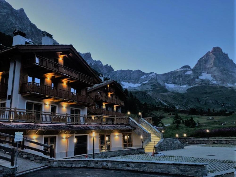بيريوِل تْشيرفينيا 3 Chalets Aparthotel المظهر الخارجي الصورة
